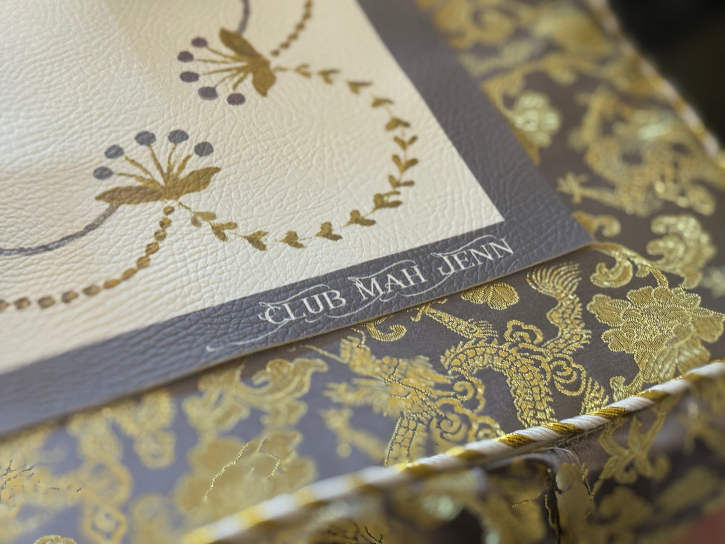 D'or Flower Leatherette Mat - Silver & Gold