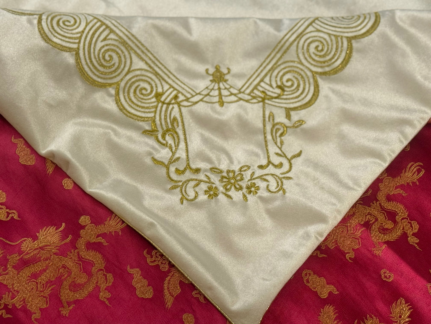 Luxe Velvet Tablecloth - PRE-ORDER ITEM