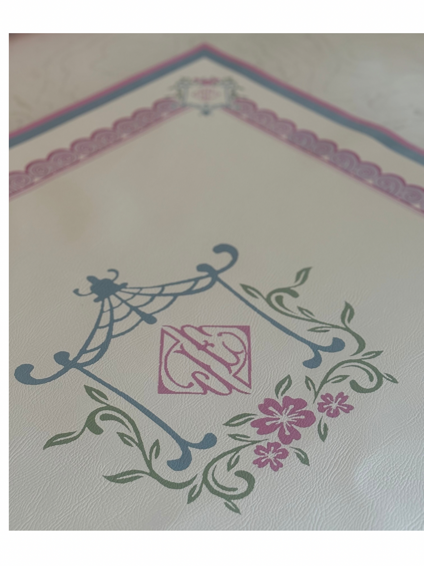 D'or Pagoda Leatherette Mat - Pearl White